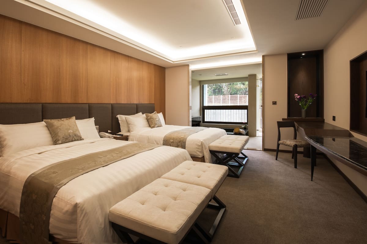 1 bedroom, premium bedding, pillow-top beds, minibar