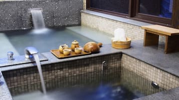 2hrs Private Onsen (please provide C/I time when placing order) | Premium bedding, pillowtop beds, minibar, in-room safe