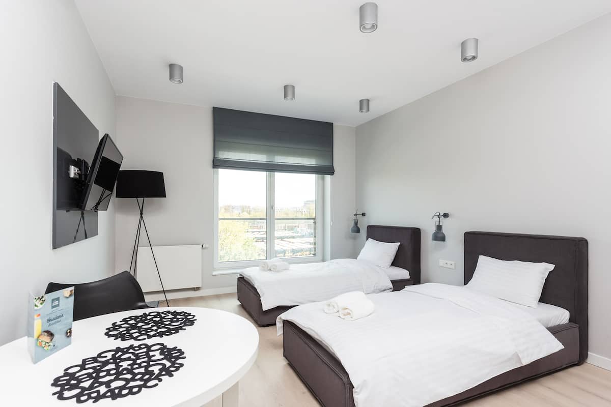 Studio, 2 Single Beds | Living area