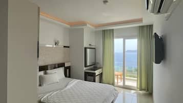Standard Room with Sea View | In-room safe, iron/ironing board, free WiFi, bed sheets