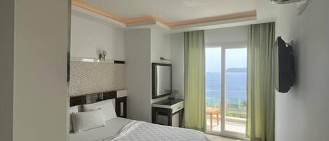Standard Room with Sea View | In-room safe, iron/ironing board, free WiFi, bed sheets