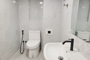 Suite Room | Bathroom | Shower, hair dryer, slippers, bidet - Sripoom House 1 (Chiang Mai)