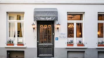 Mặt tiền nơi lưu trú