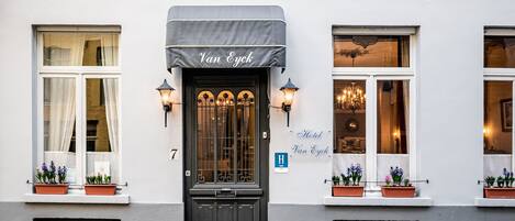 واجهة المنشأة