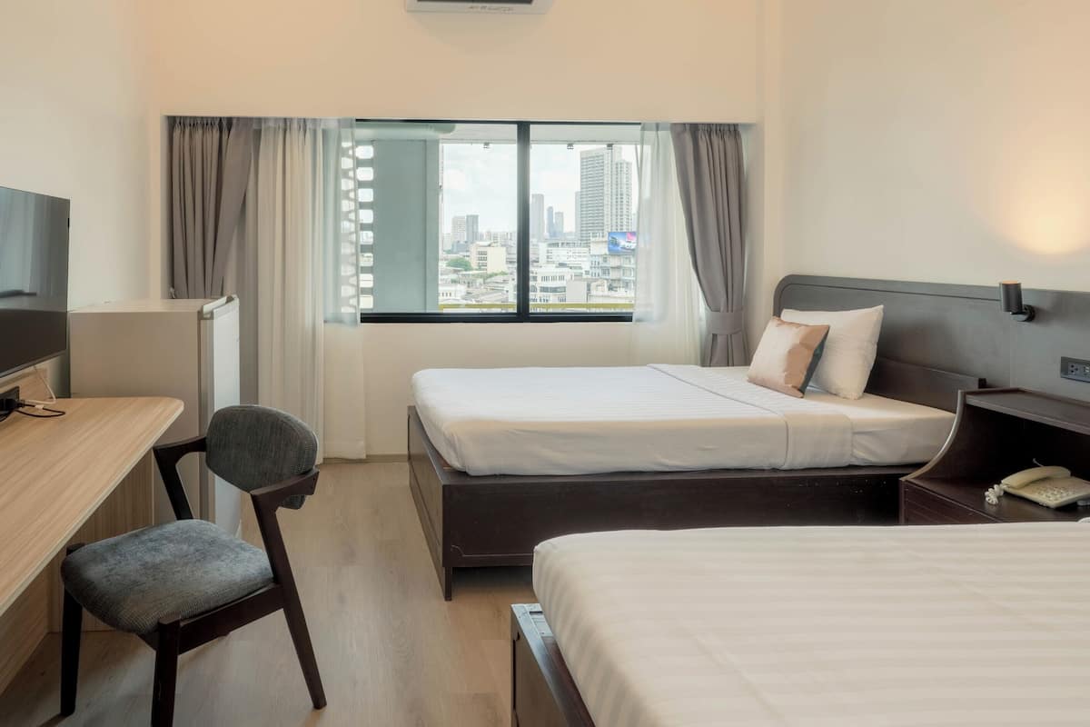 Premier Twin Room with Shower | มินิบาร์, Wi-Fi ฟรี, ผ้าปูที่นอน