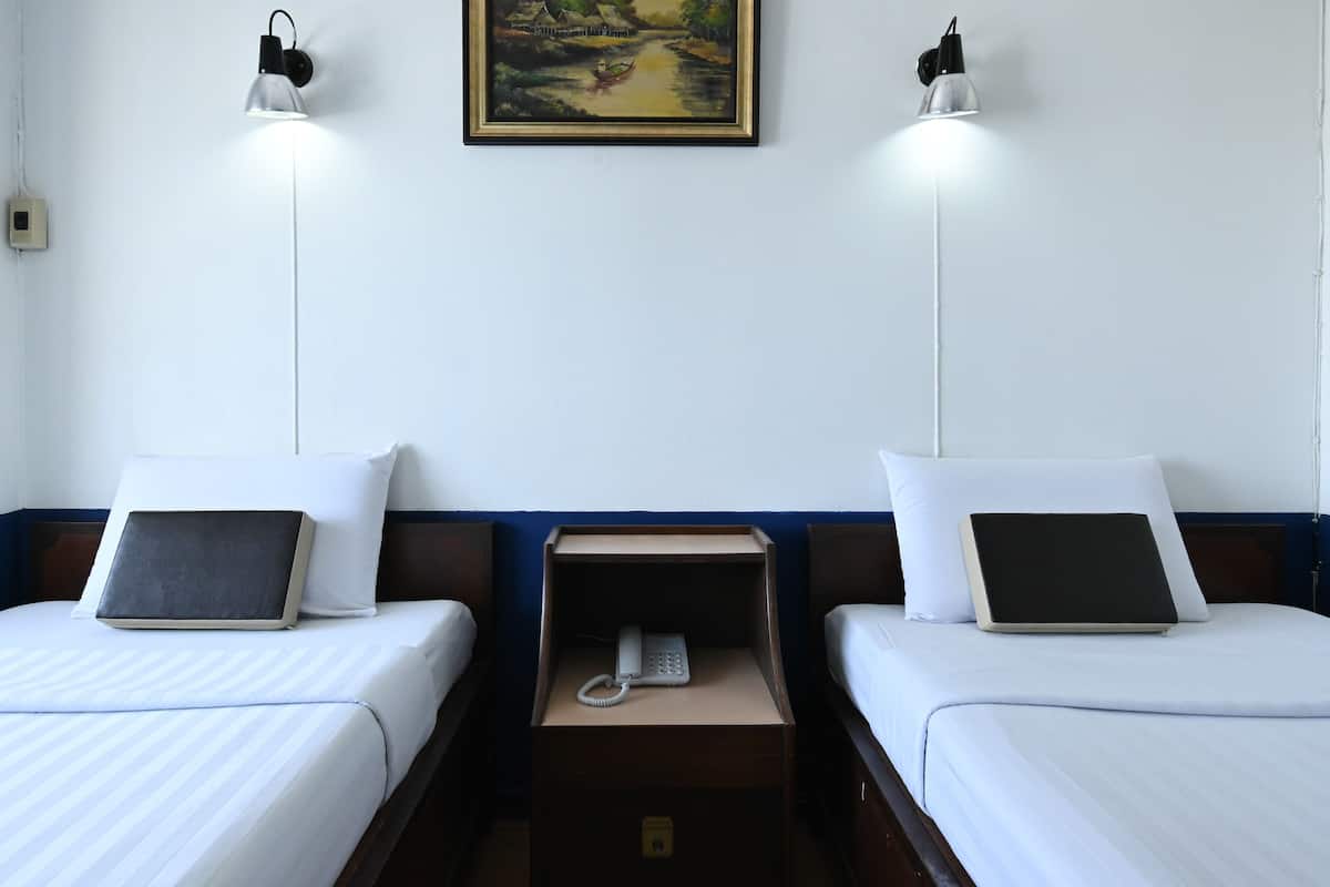 Twin Deluxe Room with Bathtub | มินิบาร์, Wi-Fi ฟรี, ผ้าปูที่นอน