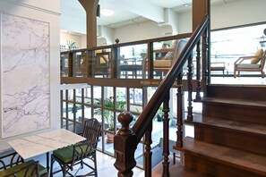 Breakfast, lunch, dinner served; Thai cuisine  - The Krungkasem Srikrung Hotel (Bangkok)