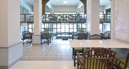 The Krungkasem Srikrung Hotel