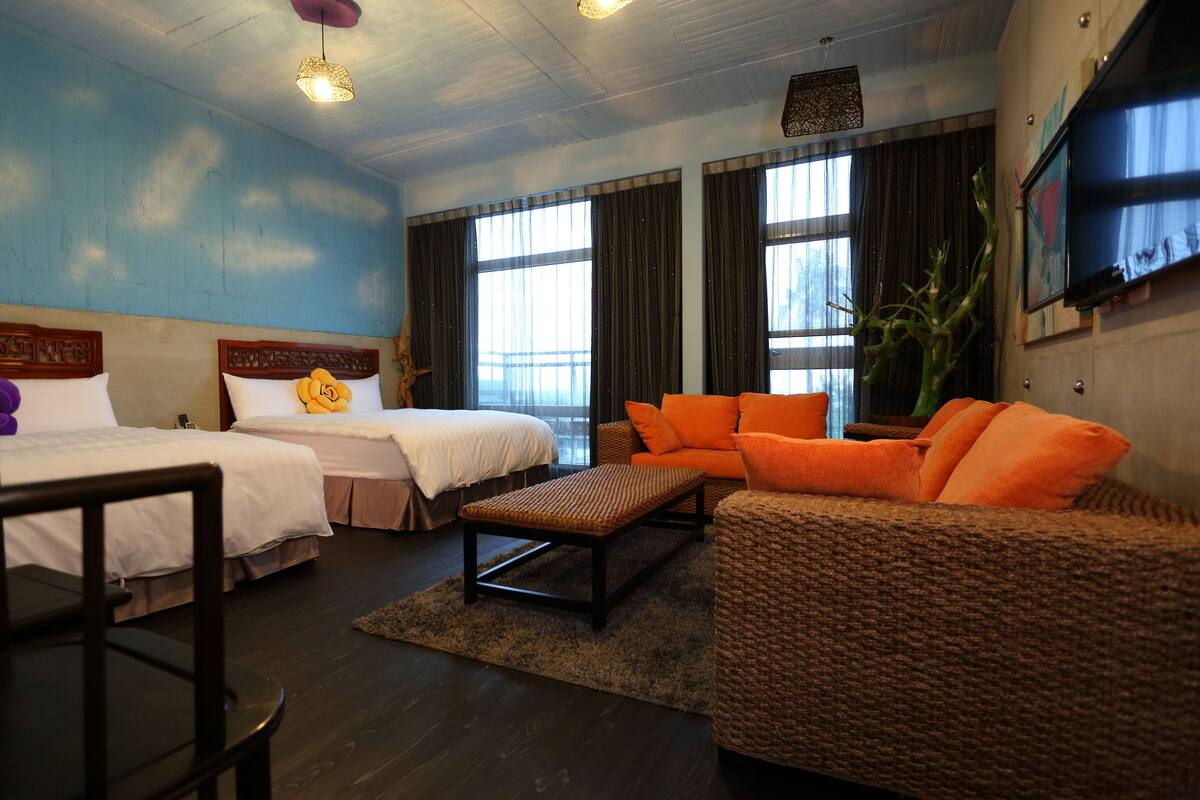Blackout drapes, rollaway beds, free WiFi, bed sheets