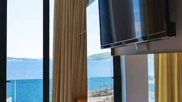 Chambre Quadruple Supérieure, vue mer | 1 chambre, bureau, Wi-Fi gratuit