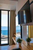 高级四人房, 海景 | 办公桌、免费 WiFi