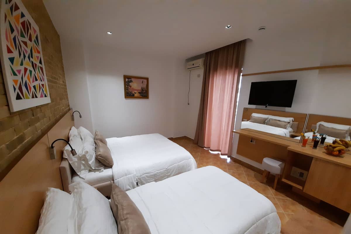 1 bedroom, desk, free WiFi