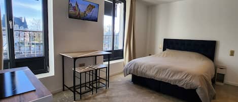 1 bedroom, premium bedding, blackout curtains, soundproofing