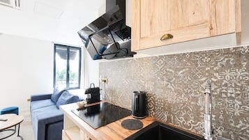 Family Apartment | 1 bedroom, premium bedding, blackout drapes, soundproofing