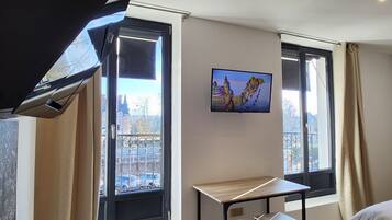 LÀgenhet Comfort | Eget kök | MinikylskÄp, mikrovÄgsugn, spishÀll och espressobryggare