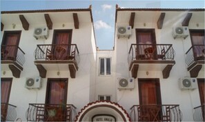 Interior entrance - Hotel Amalia 2 (Skopelos)