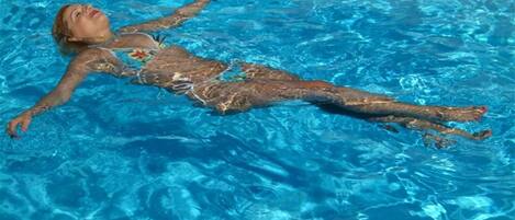 Seasonal outdoor pool, sun loungers