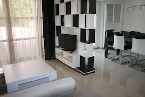 100-cm flat-screen TV with satellite channels, TV - Guesthouse Villa Plitvicka (Plitvicka Jezera)