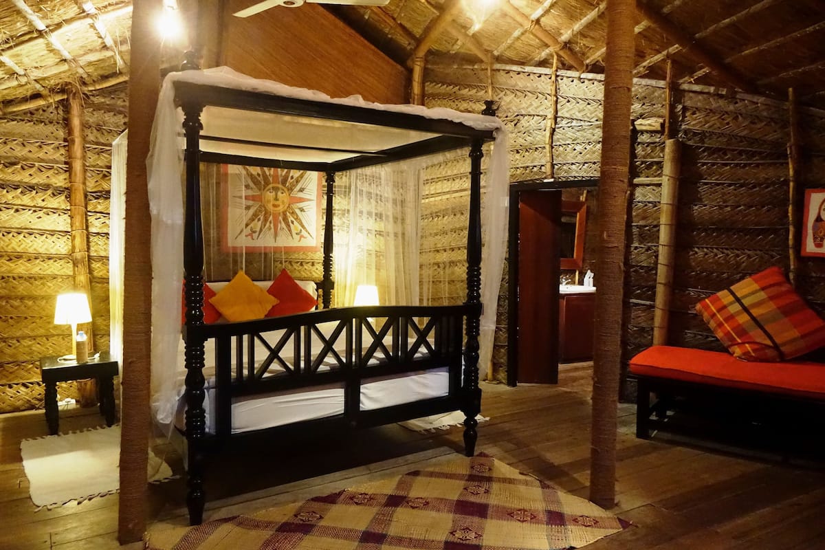 1 bedroom, premium bedding, in-room safe, desk