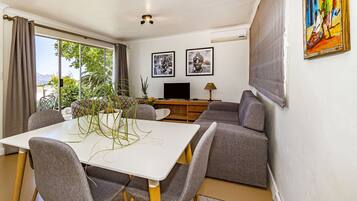 Apartment (Zebra) | Living area
