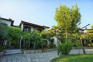 Property grounds - Saily Beach Hotel (South Pelion)