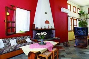 Dining - Saily Beach Hotel (South Pelion)