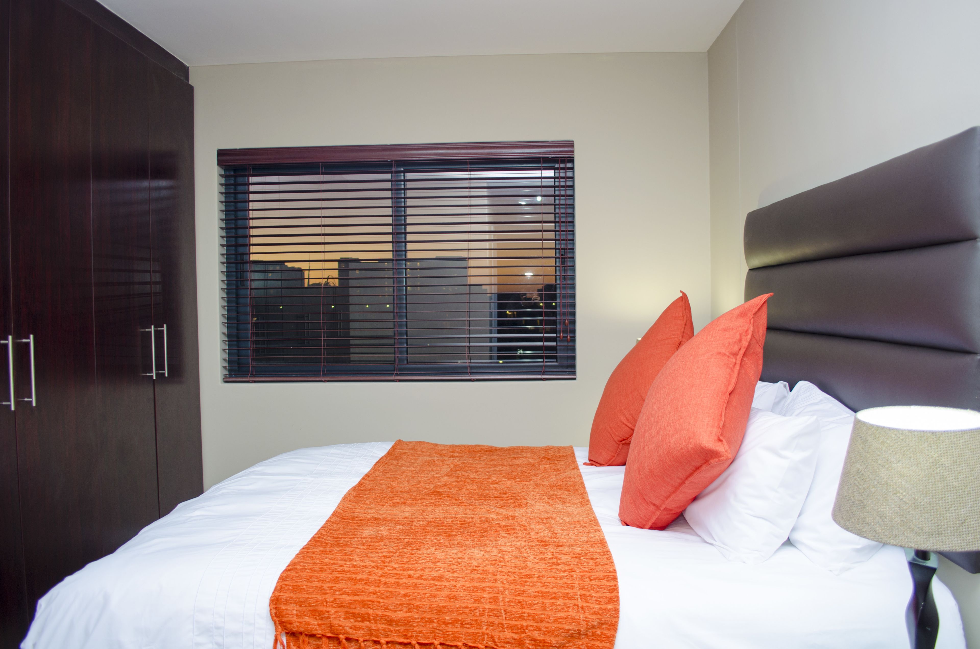 0B | 2 bedrooms, desk, blackout curtains, iron/ironing board