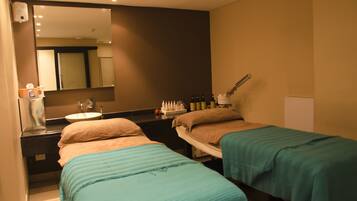 Sauna, body treatments, hydrotherapy, hot stone massages
