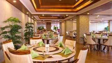 3 restaurants, spécialités Cuisine indienne