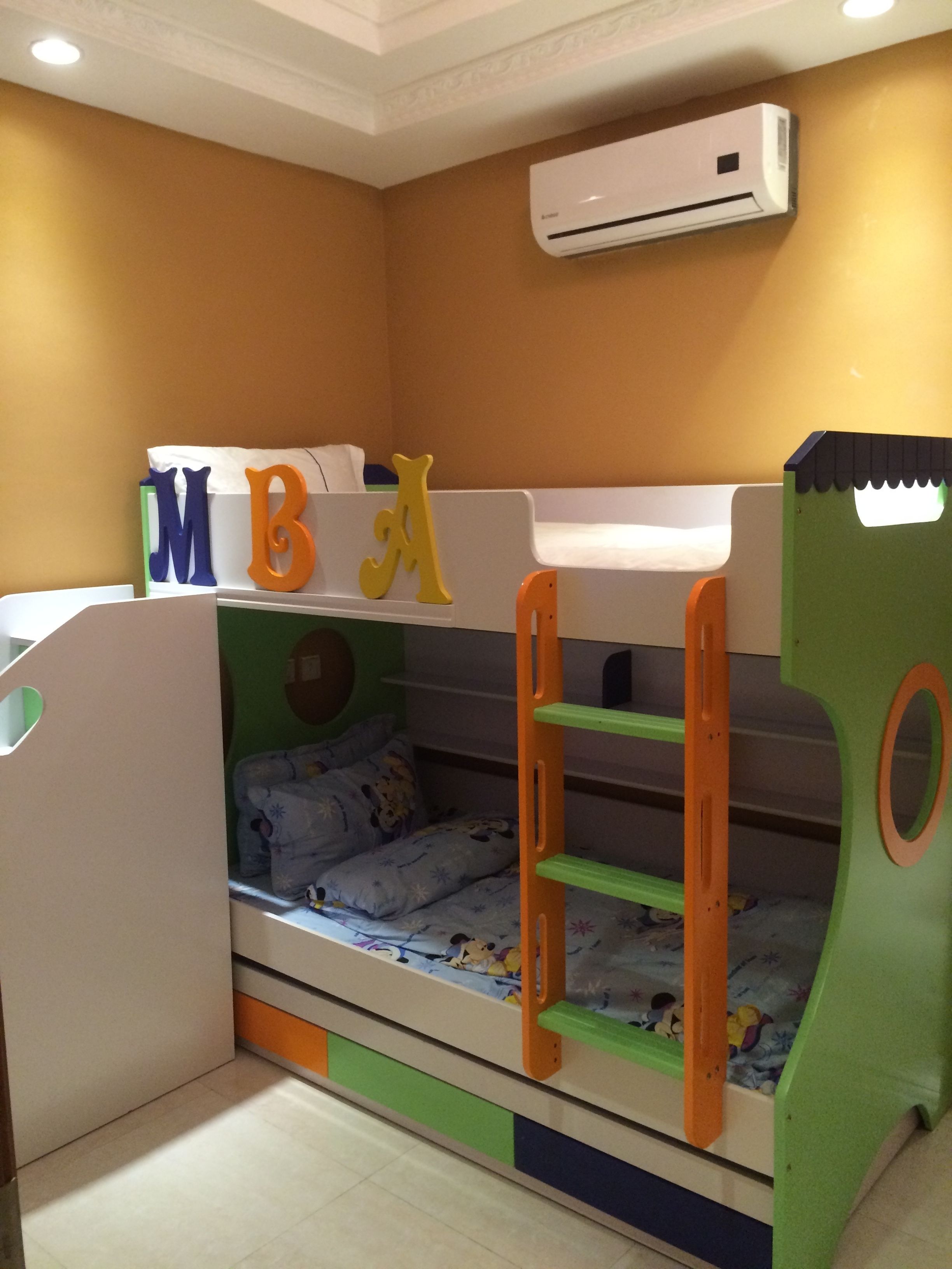Family Room | Children’s theme room