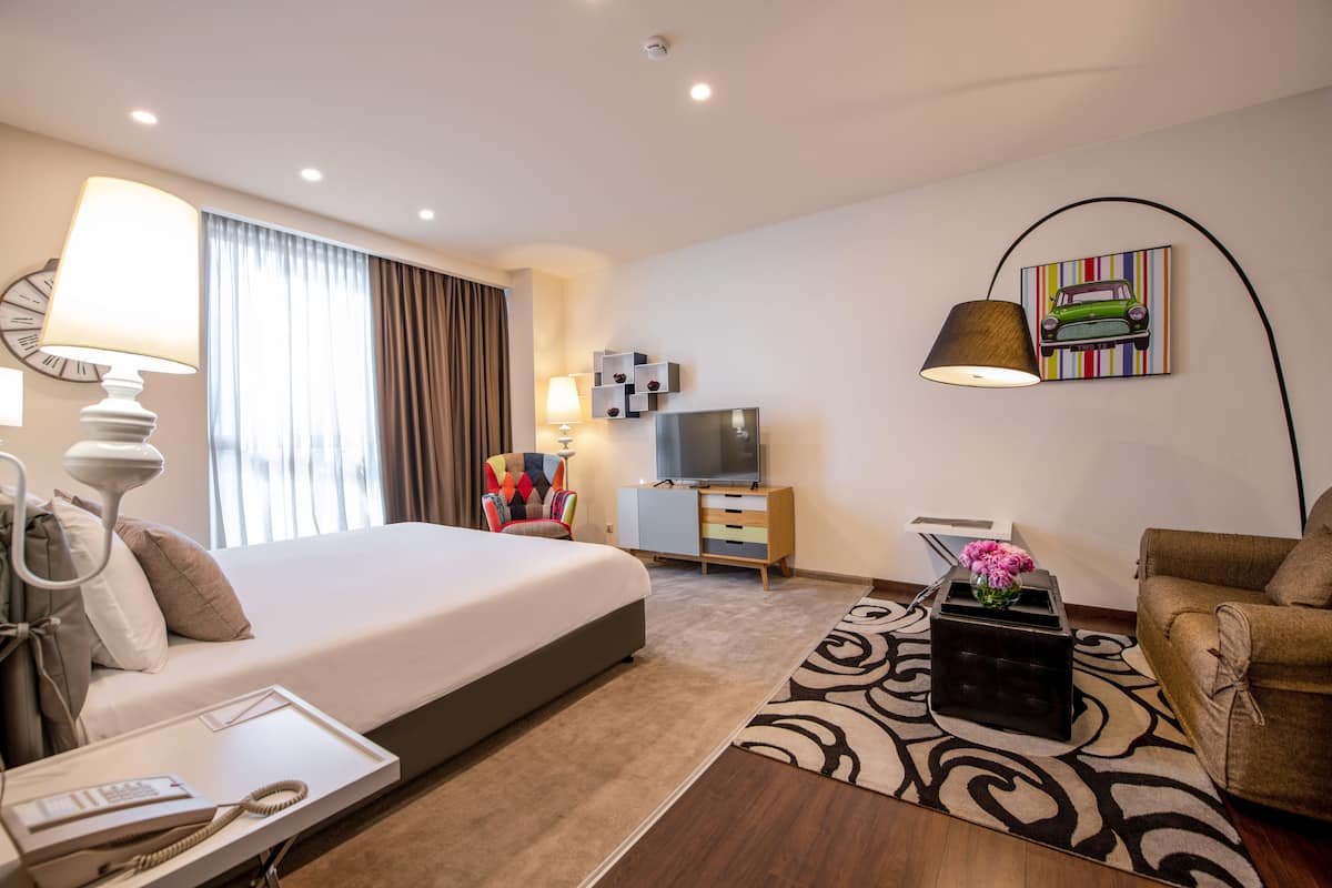 Minibar, in-room safe, soundproofing, iron/ironing board