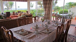 Lounge - Somerset Sights Bed and Breakfast (Cape Town)