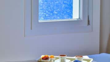 Dobbeltrom, sjøutsikt | Minibar, lydisolert, wi-fi (inkludert) og sengetøy