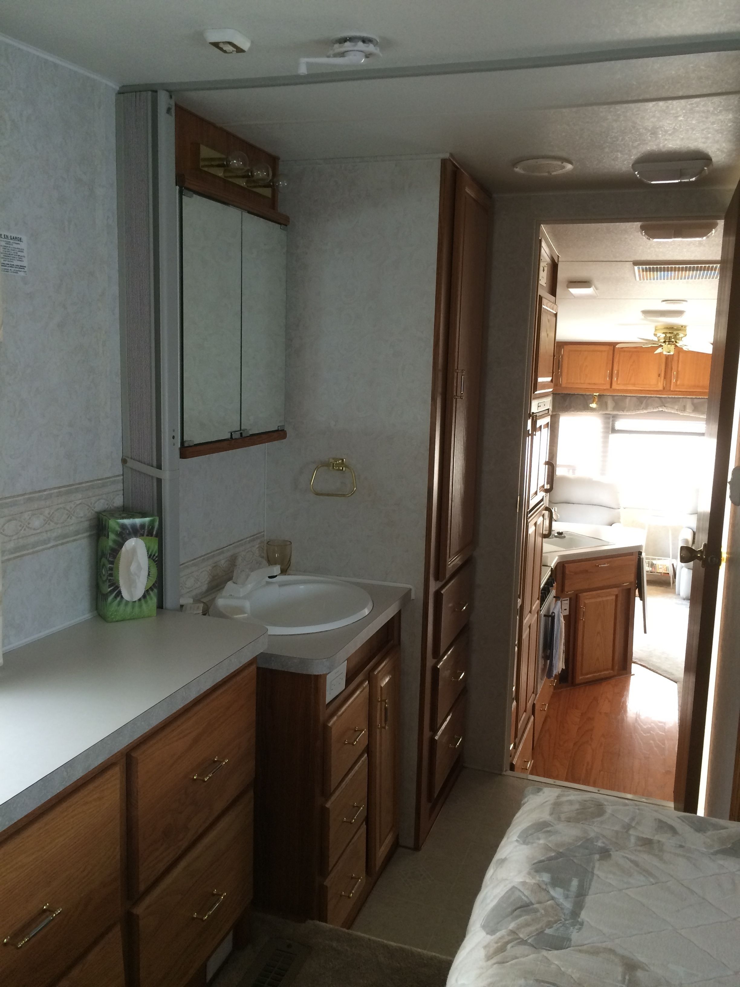 Mobil Karavan, Beberapa Tempat Tidur | 1 kamar tidur, brankas, tempat tidur lipat/tambahan, dan Wi-Fi gratis