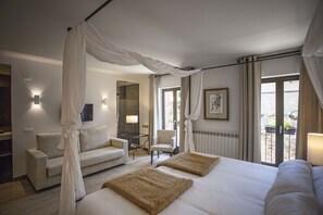 Junior Suite | In-room safe, soundproofing, free cribs/infant beds, rollaway beds - Hotel Pura Vida (Valganon)