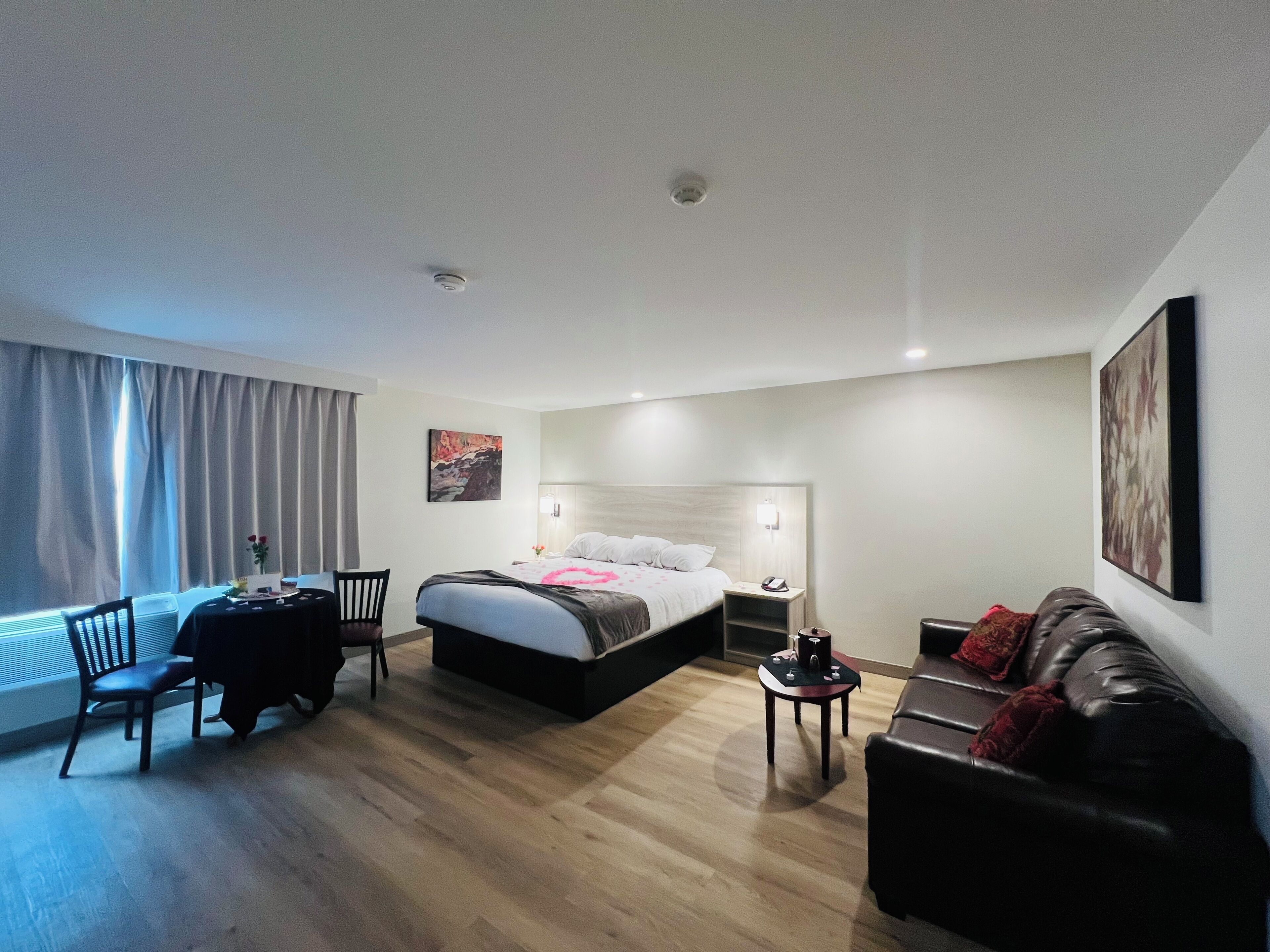 Honeymoon Room, 1 King Bed, Non Smoking