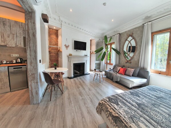 Apartment (studio) | Premium bedding, down comforters, memory foam beds, desk