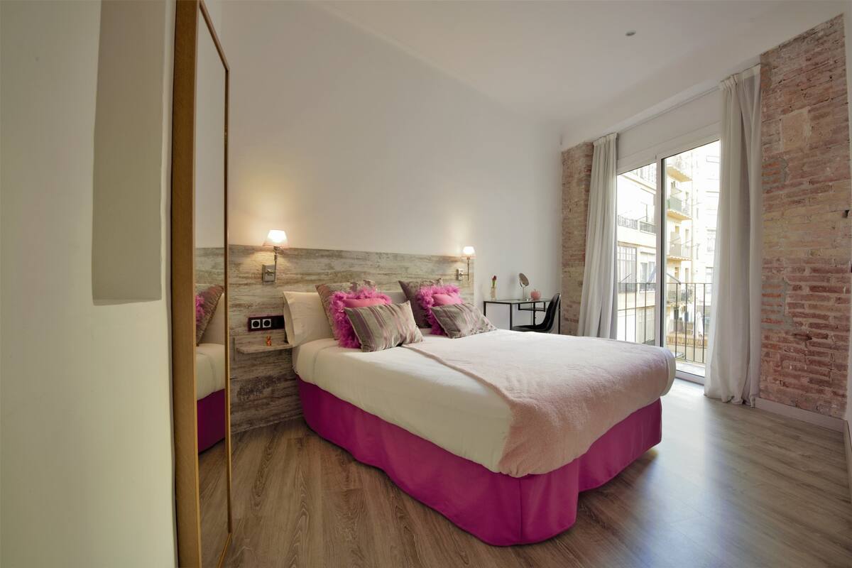 Apartment, 1 Bedroom, Balcony | Premium bedding, down duvets, memory-foam beds, desk