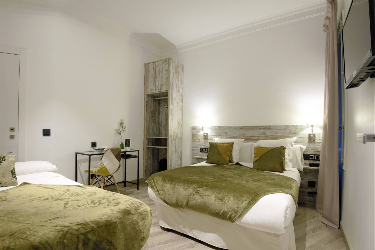 Economy Triple Room | Premium bedding, down duvets, memory-foam beds, desk