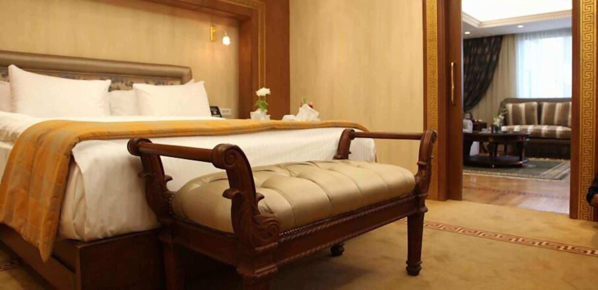 Ropa de cama de alta calidad y minibar 