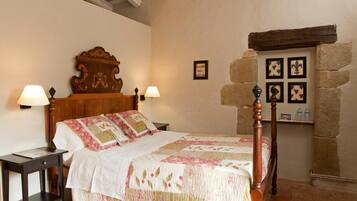 Individually decorated, individually furnished, free cots/infant beds