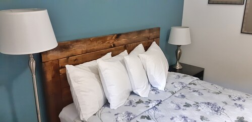 MacIver's Motel & Campground