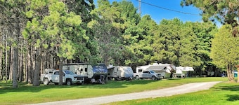 MacIver's Motel & Campground