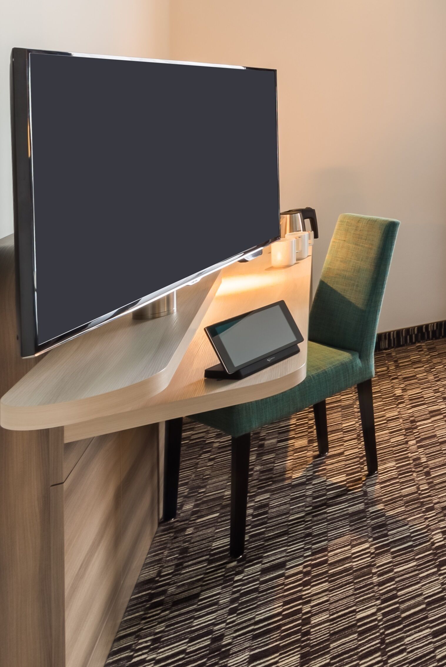 family room | premium bedding, pillow-top beds, desk, laptop workspace