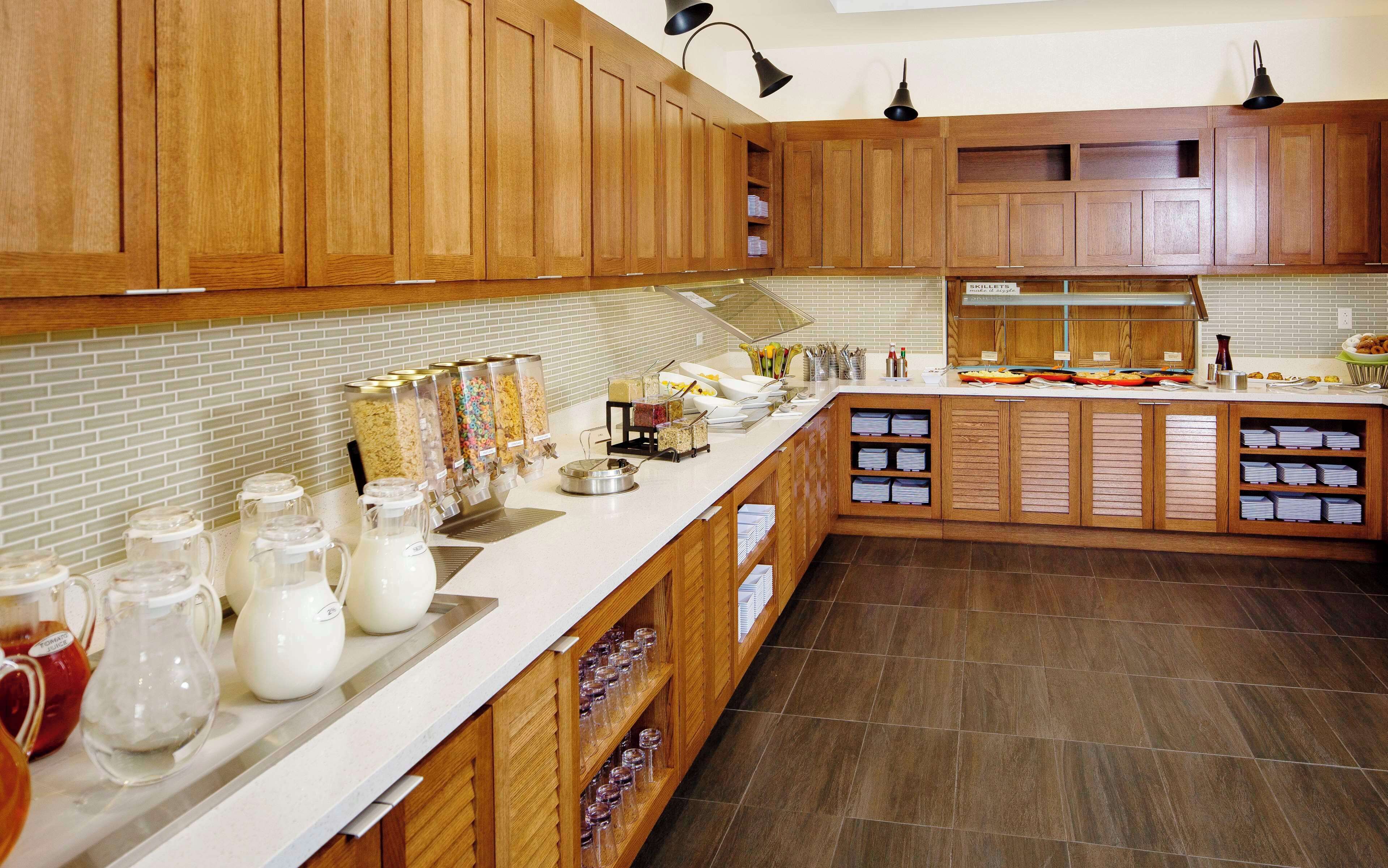 free daily full breakfast