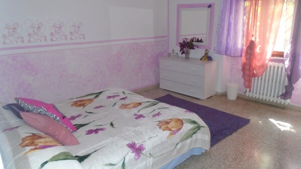 Free cots/infant beds, rollaway beds, free WiFi