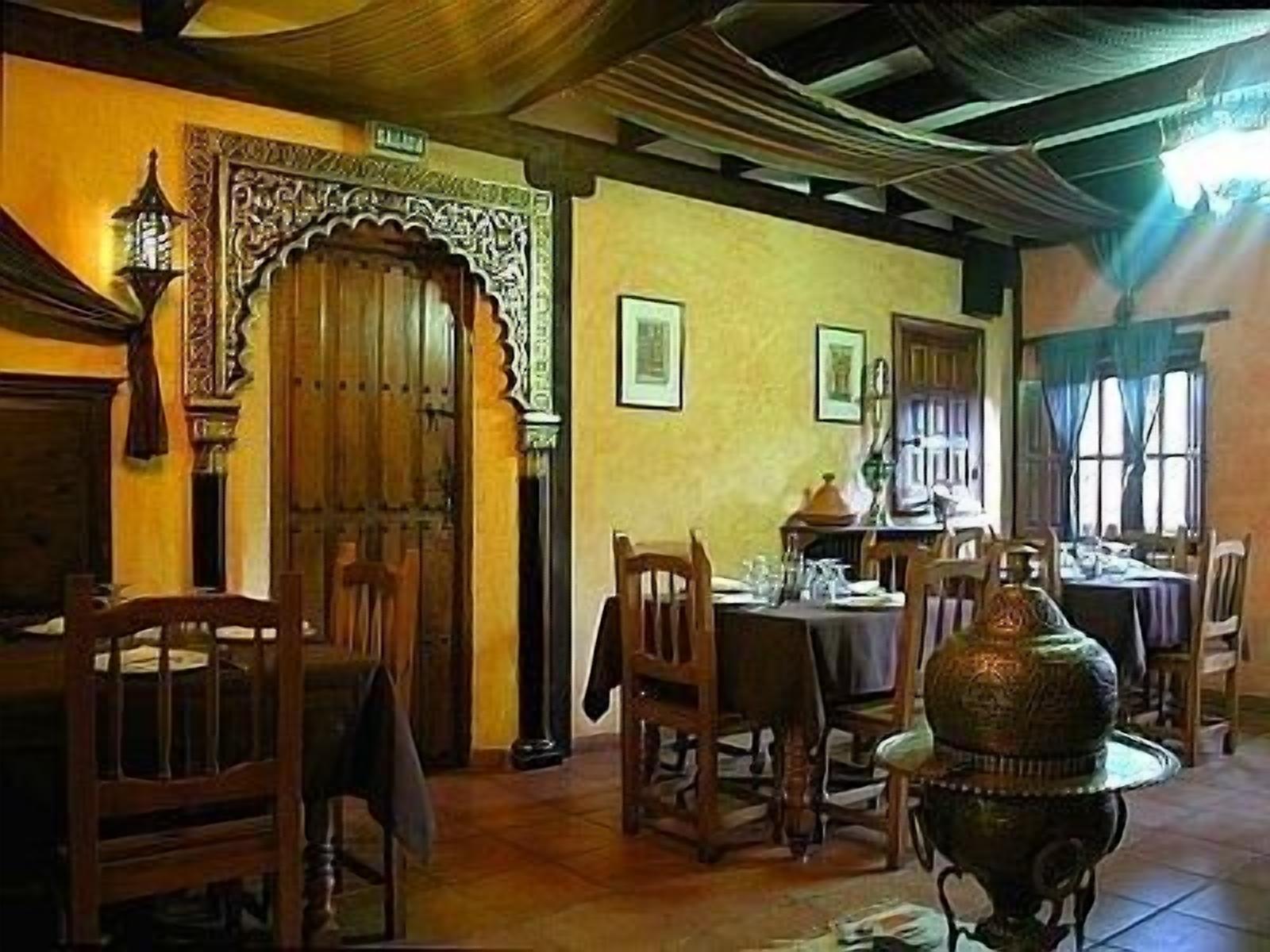 Se sirven desayunos, comidas, cenas y cocina local 