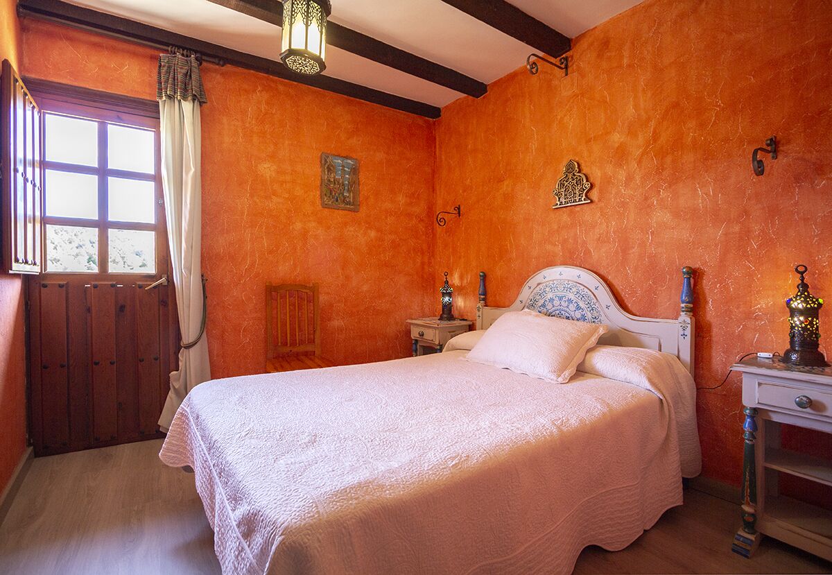 Double Room | Individually decorated, individually furnished, blackout drapes