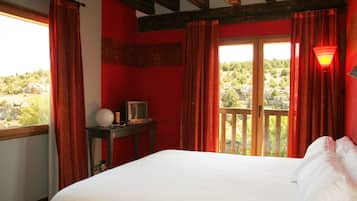 Double or Twin Room, Mountain View | Desk, blackout drapes, rollaway beds, free WiFi