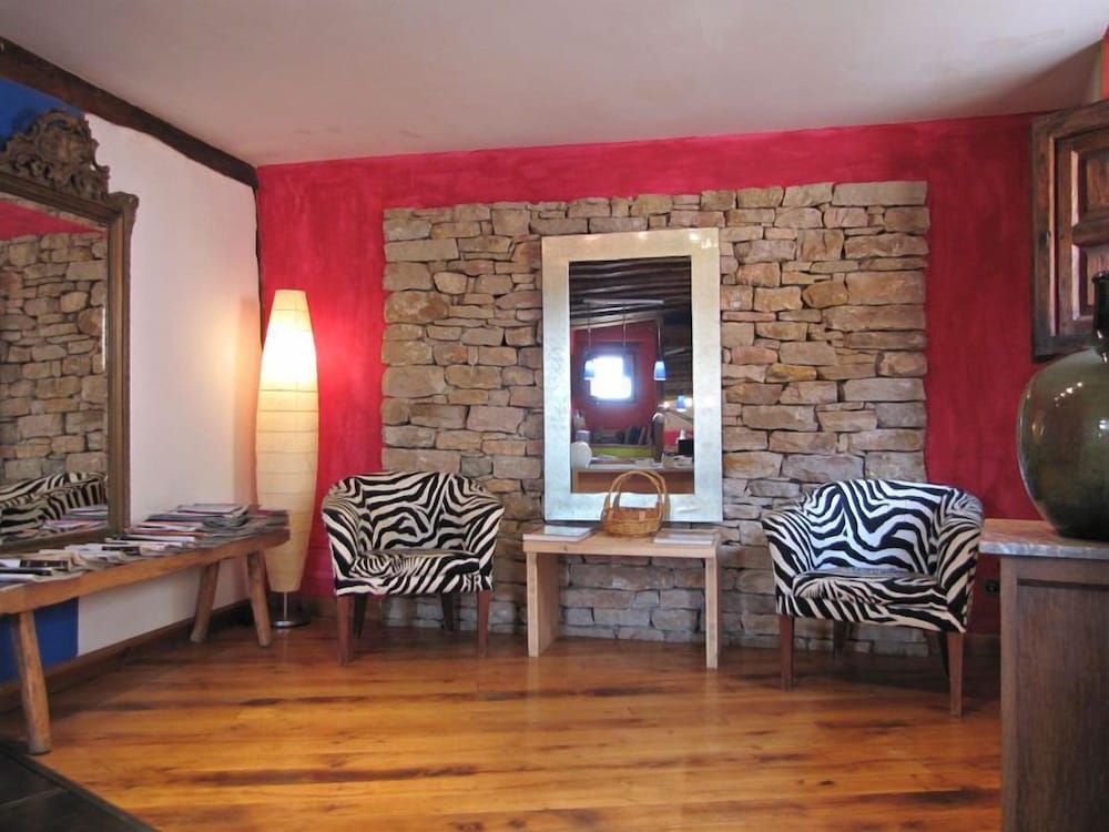 Casa del Cura de Calatañazor (Hotel Restaurante) by null